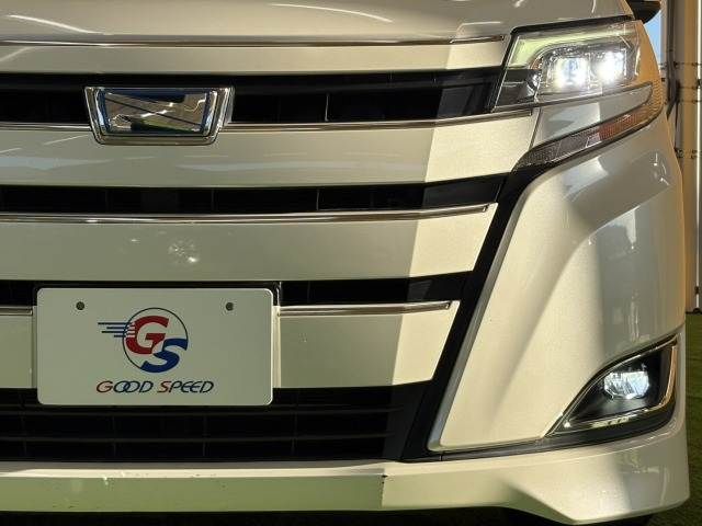 TOYOTA NOAH HYBRID 2018 Image 31