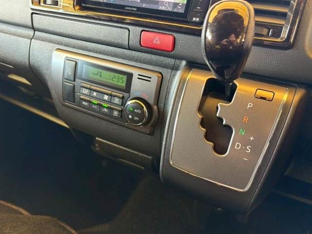 TOYOTA HIACE VAN 2WD 2020 Image 31