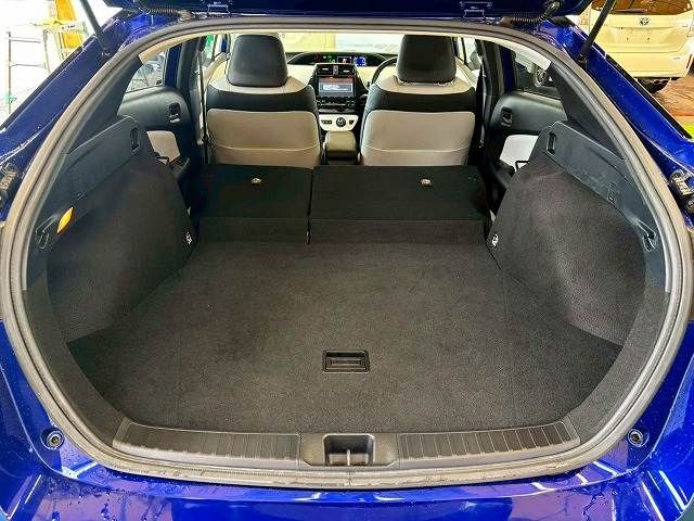 TOYOTA PRIUS 2016 Image 31