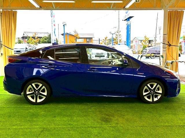 TOYOTA PRIUS 2016 Image 31