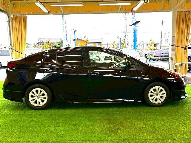 TOYOTA PRIUS 2019 Image 31