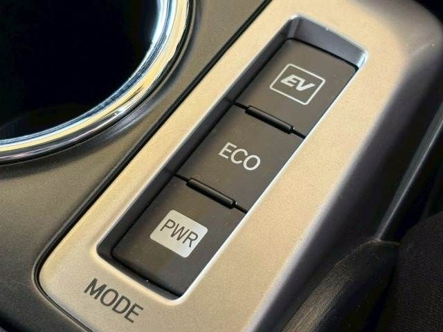 TOYOTA PRIUS ALPHA 2015 Image 31