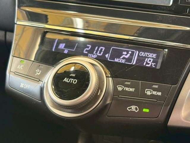 TOYOTA PRIUS ALPHA 2015 Image 31