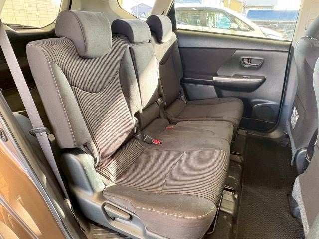 TOYOTA PRIUS ALPHA 2015 Image 31