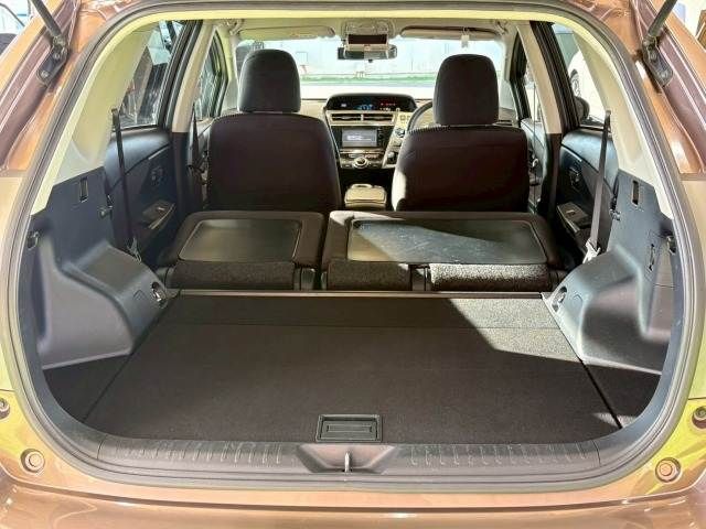 TOYOTA PRIUS ALPHA 2015 Image 31