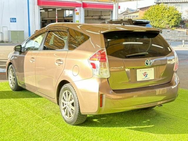 TOYOTA PRIUS ALPHA 2015 Image 31