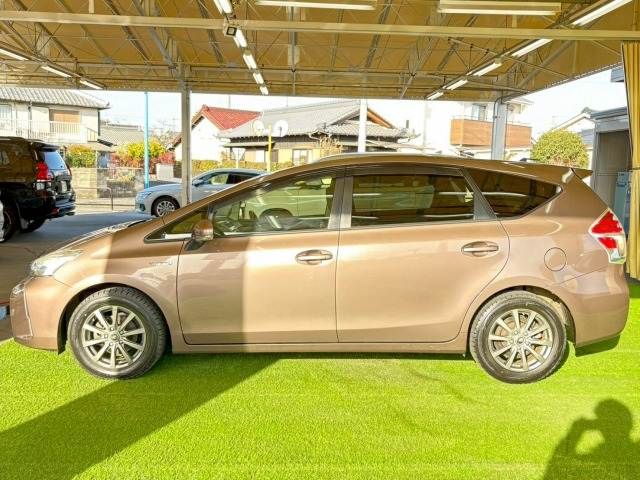 TOYOTA PRIUS ALPHA 2015 Image 31