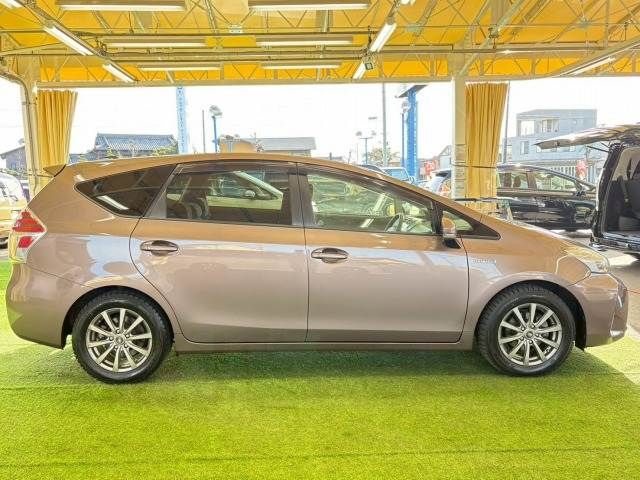 TOYOTA PRIUS ALPHA 2015 Image 31