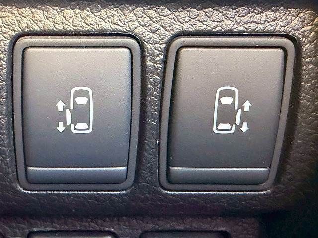 NISSAN ELGRAND 2018 Image 31