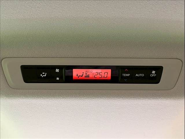 TOYOTA ESQUIRE HYBRID 2015 Image 31