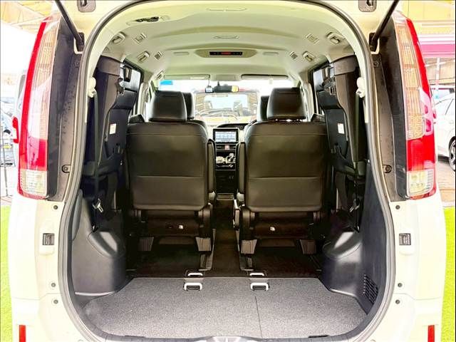 TOYOTA ESQUIRE HYBRID 2015 Image 31