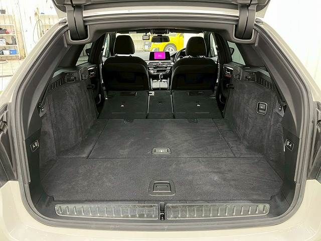 BMW 5SERIES TOURING 2019 Image 31