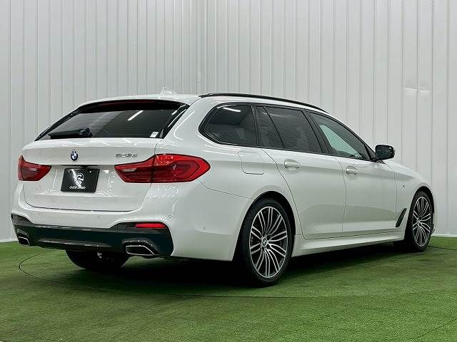 BMW 5SERIES TOURING 2019 Image 31