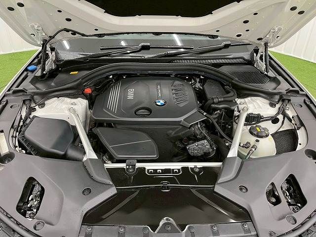 BMW 5SERIES TOURING 2019 Image 31