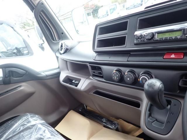 MITSUBISHI CANTER 2025 Image 31