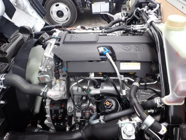 MITSUBISHI CANTER 2025 Image 31