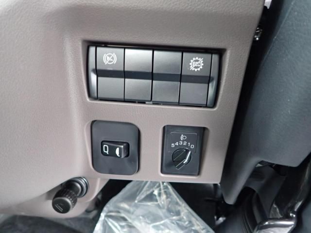 MITSUBISHI CANTER 2025 Image 31