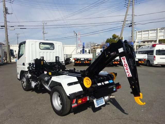 MITSUBISHI CANTER 2025 Image 31