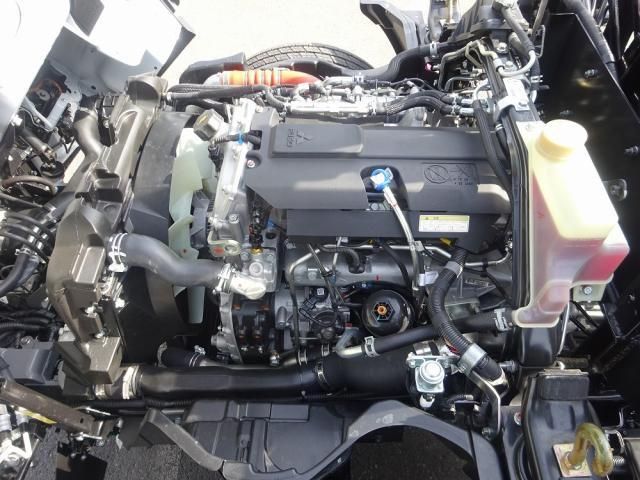 MITSUBISHI CANTER 2025 Image 31