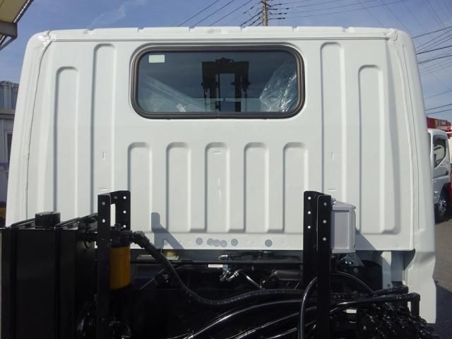 MITSUBISHI CANTER 2025 Image 31