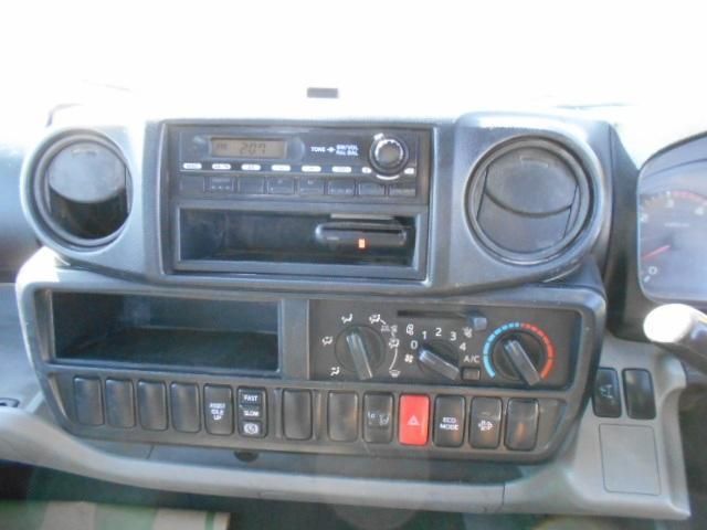 HINO DUTRO 2015 Image 31