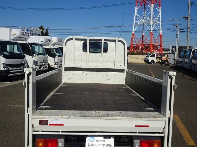 HINO DUTRO 2024 Image 31