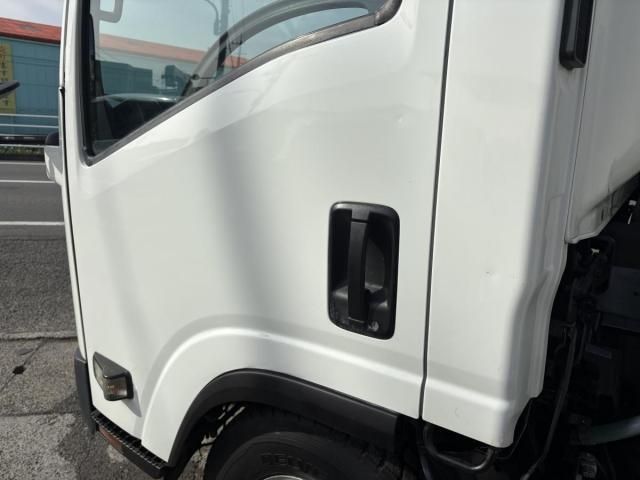 ISUZU ELF 2012 Image 31