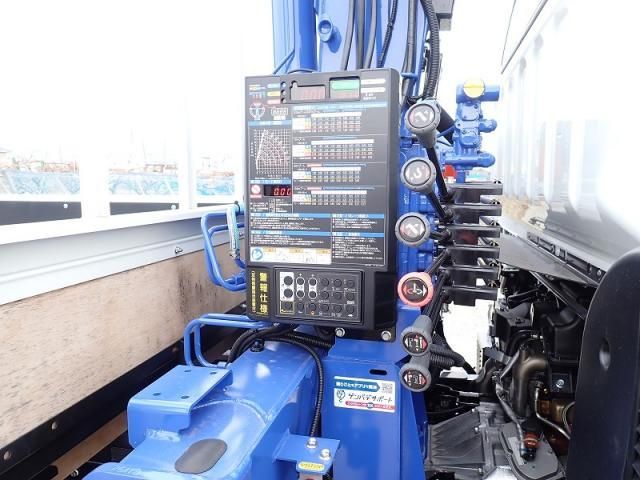 MITSUBISHI CANTER 2025 Image 31