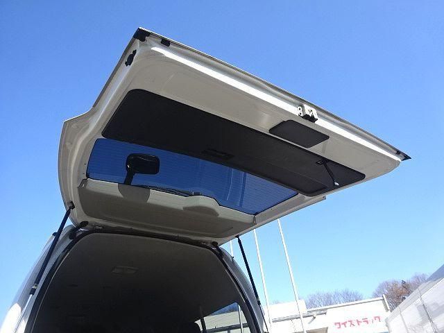 TOYOTA HIACE 2014 Image 31