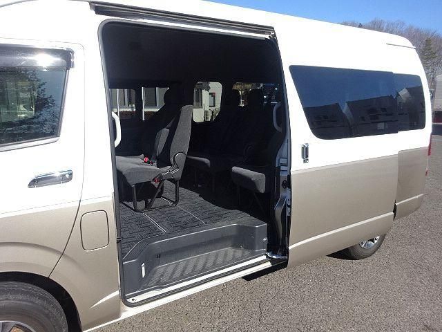 TOYOTA HIACE 2014 Image 31