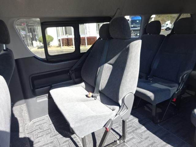 TOYOTA HIACE 2014 Image 31