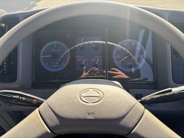 HINO LIESSE 1999 Image 31