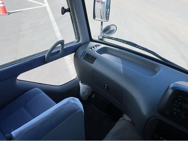 HINO LIESSE 2008 Image 31