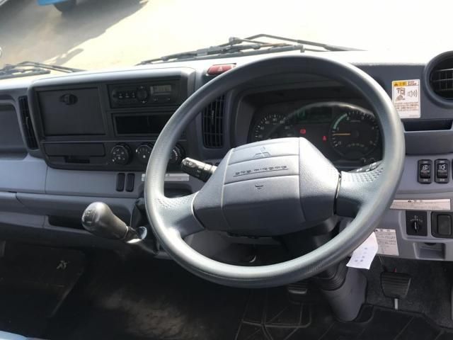 MITSUBISHI CANTER 2016 Image 31