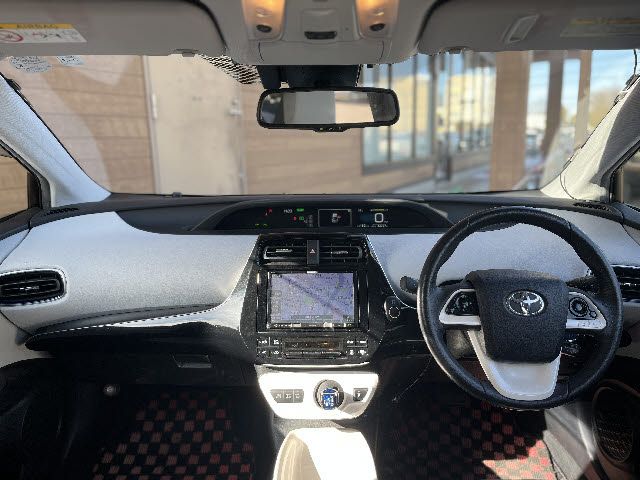 TOYOTA PRIUS 4WD 2016 Image 31