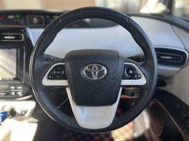 TOYOTA PRIUS 4WD 2016 Image 31