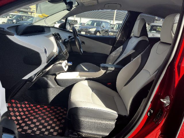 TOYOTA PRIUS 4WD 2016 Image 31