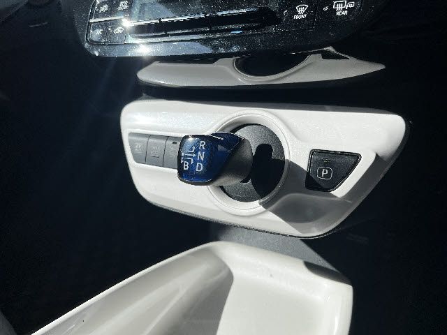 TOYOTA PRIUS 4WD 2016 Image 31