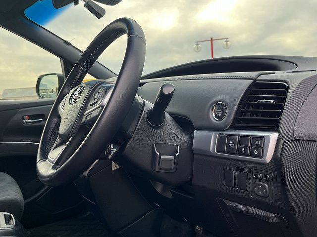 TOYOTA ESTIMA 2017 Image 31