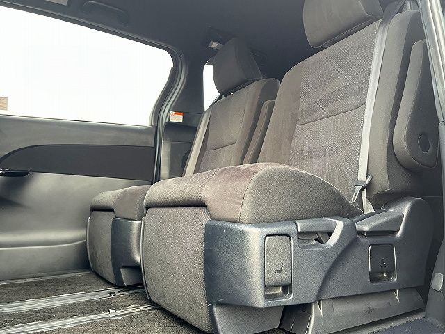 TOYOTA ESTIMA 2017 Image 31