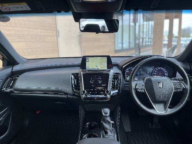 TOYOTA CROWN SEDAN HYBRID 2019 Image 31