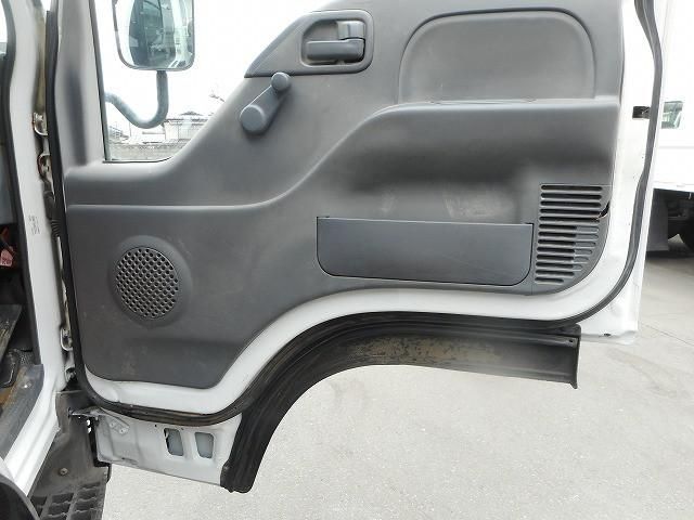 ISUZU ELF 2011 Image 31