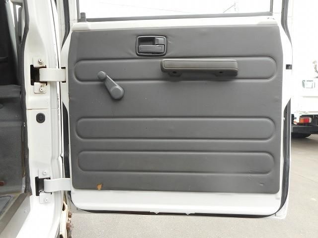 ISUZU ELF 2011 Image 31