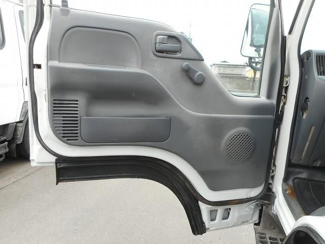 ISUZU ELF 2011 Image 31