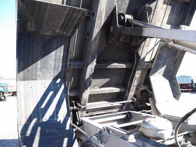 MITSUBISHI FUSOU FIGHTER 2012 Image 31