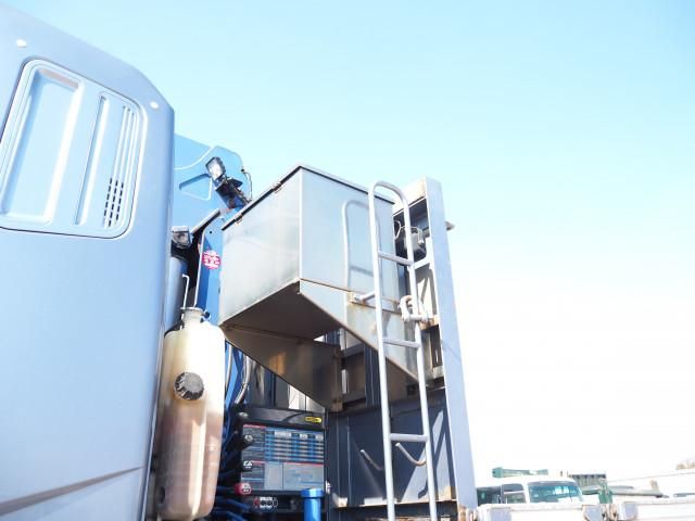 MITSUBISHI FUSOU SUPER GREAT 2016 Image 31