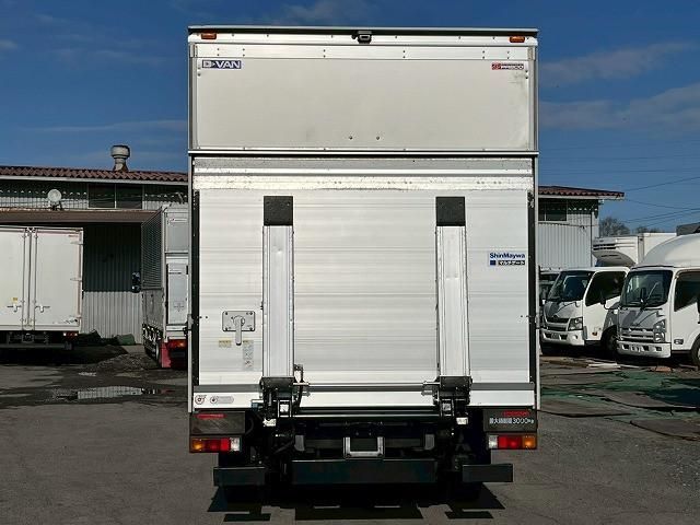 MITSUBISHI CANTER 2018 Image 31