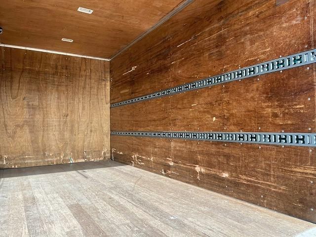 MITSUBISHI CANTER 2018 Image 31