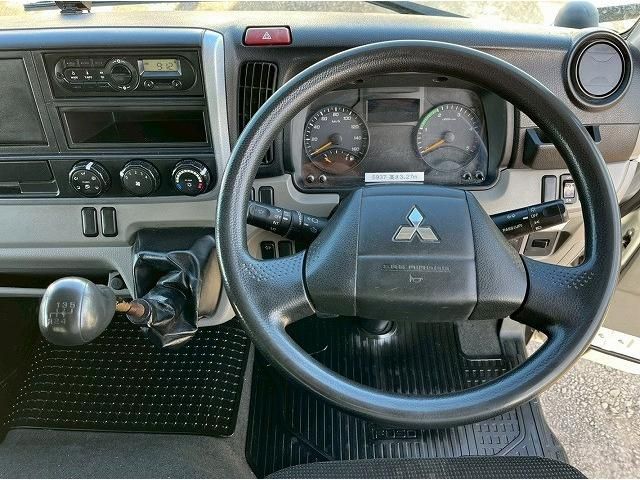 MITSUBISHI CANTER 2018 Image 31