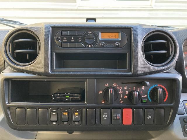 TOYOTA DYNA 2018 Image 31